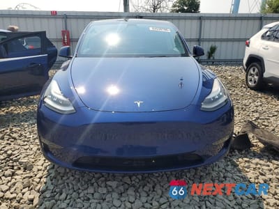 Piąte zdjęcie samochodu w środku: 2021 TESLA MODEL Y VIN:5YJYGDEE8MF063817 - miniatura