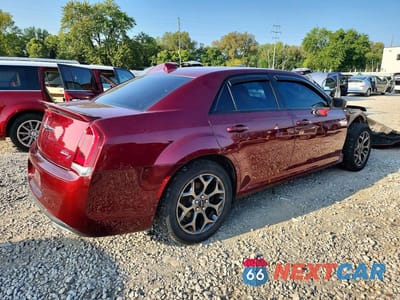 Trzecie zdjęcie samochodu z tyłu: 2018 CHRYSLER 300 S VIN:2C3CCAGG9JH331092 - miniatura