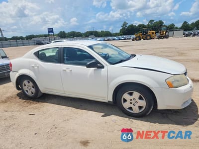Czwarte zdjęcie samochodu z boku: 2011 DODGE AVENGER VIN:1B3CC4FB0AN191610 - miniatura