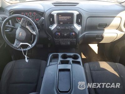 Zdjęcie 8 z 12 samochodu: 2019 CHEVROLET SILVERADO K1500 LT VIN:1GCRYDEK9KZ271851 - miniatura
