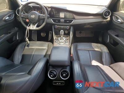 Zdjęcie 8 z 14 samochodu: 2022 ALFA ROMEO GIULIA SUPER VIN:ZARFAMBN3N7659038 - miniatura