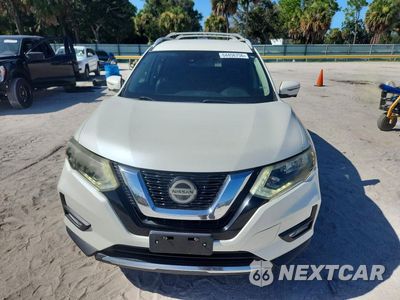Piąte zdjęcie samochodu w środku: 2018 NISSAN ROGUE SL VIN:5N1AT2MT0JC798488 - miniatura