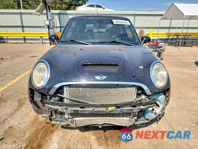 Piąte zdjęcie samochodu w środku: 2010 MINI COOPER S VIN:WMWMF7C5XATZ69351 - miniatura