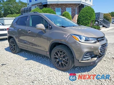 Czwarte zdjęcie samochodu z boku: 2022 CHEVROLET TRAX 1LT VIN:KL7CJPSM6NB531683 - miniatura