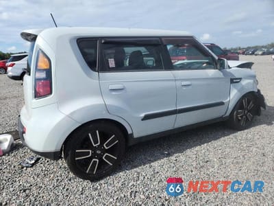 Trzecie zdjęcie samochodu z tyłu: 2010 KIA SOUL + VIN:KNDJT2A20A7171010 - miniatura