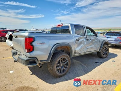Trzecie zdjęcie samochodu z tyłu: 2023 CHEVROLET COLORADO TRAIL BOSS VIN:1GCPTEEK2P1123297 - miniatura