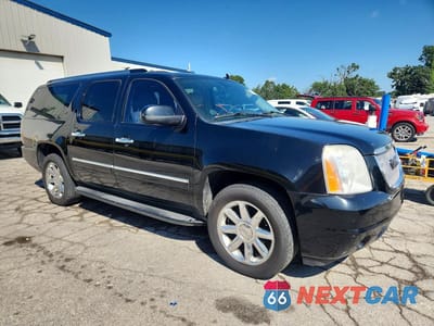 Czwarte zdjęcie samochodu z boku: 2011 GMC YUKON XL DENALI VIN:1GKS2MEF6BR241054 - miniatura