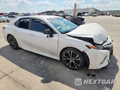 Czwarte zdjęcie samochodu z boku: 2018 TOYOTA CAMRY SE VIN:4T1B11HK9JU053786 - miniatura