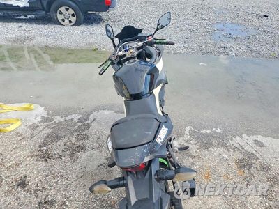 Zdjęcie 6 z 10 samochodu: 2018 SUZUKI GSX250R VIN:LC6DN11A0J1100672 - miniatura