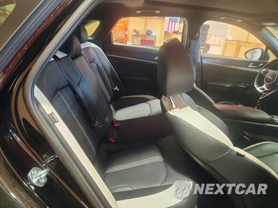 Zdjęcie 10 z 12 samochodu: 2026 KIA K5 GT LINE VIN:KNAG64J7XT5399620 - miniatura