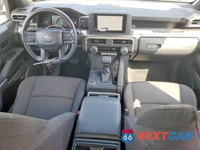 Zdjęcie 8 z 13 samochodu: 2025 TOYOTA TACOMA SR5 VIN:3TMKB5FN7SM051658 - miniatura