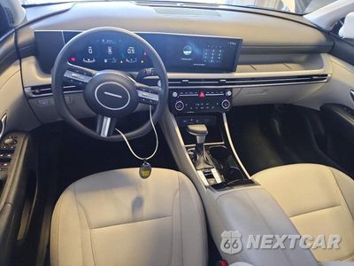 Zdjęcie 8 z 13 samochodu: 2025 HYUNDAI TUCSON SEL VIN:3KMJB3DE1SE005513 - miniatura