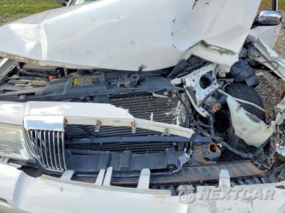 Zdjęcie 11 z 12 samochodu: 2005 MERCURY GRAND MARQUIS LS VIN:2MEFM75W05X671261 - miniatura