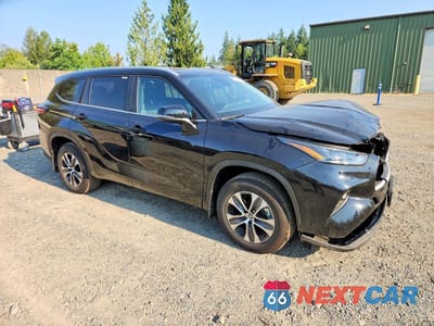 Czwarte zdjęcie samochodu z boku: 2026 TOYOTA HIGHLANDER XLE VIN:5TDKDRBH9TS606662 - miniatura