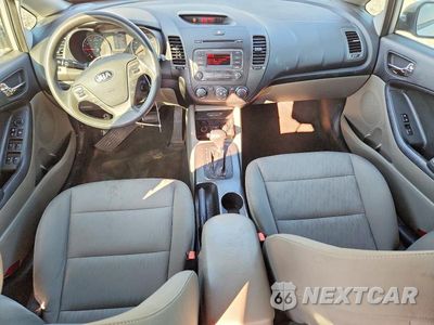 Zdjęcie 8 z 12 samochodu: 2015 KIA FORTE LX VIN:KNAFK4A60F5429145 - miniatura