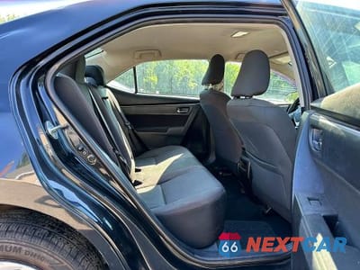 Piąte zdjęcie samochodu w środku: 2019 TOYOTA COROLLA LE VIN:5YFBURHE5KP867419 - miniatura