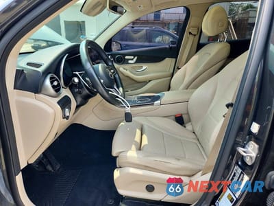 Zdjęcie 7 z 13 samochodu: 2020 MERCEDES-BENZ GLC 350E VIN:W1N0G5DBXLF792012 - miniatura