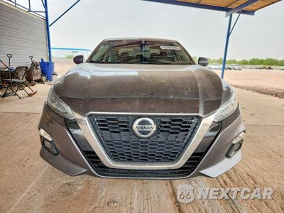 Piąte zdjęcie samochodu w środku: 2019 NISSAN ALTIMA SV VIN:1N4BL4DV1KC100855 - miniatura