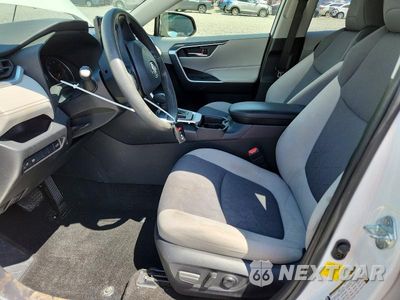 Zdjęcie 7 z 13 samochodu: 2019 TOYOTA RAV4 XLE VIN:JTMW1RFV8KD021205 - miniatura
