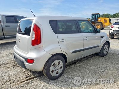 Trzecie zdjęcie samochodu z tyłu: 2013 KIA SOUL BASE VIN:KNDJT2A5XD7754778 - miniatura