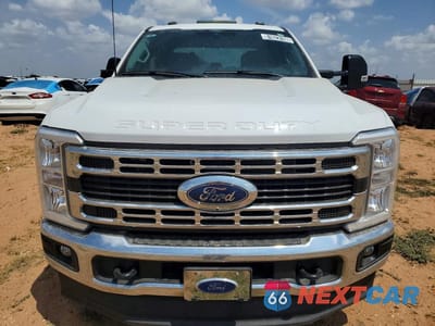 Piąte zdjęcie samochodu w środku: 2024 FORD F250 SUPER DUTY VIN:1FT7W2BNXREF08641 - miniatura