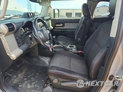 Zdjęcie 7 z 13 samochodu: 2014 TOYOTA FJ CRUISER BASE VIN:JTEBU4BF9EK186926 - miniatura