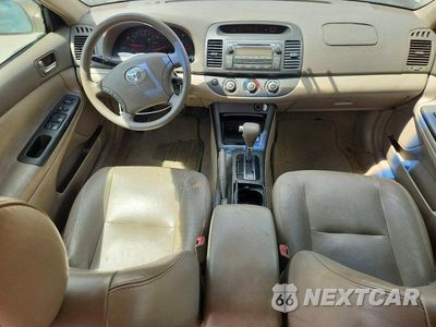Zdjęcie 8 z 13 samochodu: 2005 TOYOTA CAMRY LE VIN:4T1BE32K55U057574 - miniatura