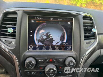 Zdjęcie 8 z 10 samochodu: 2018 JEEP GRAND CHEROKEE LAREDO VIN:1C4RJFAG0JC139919 - miniatura