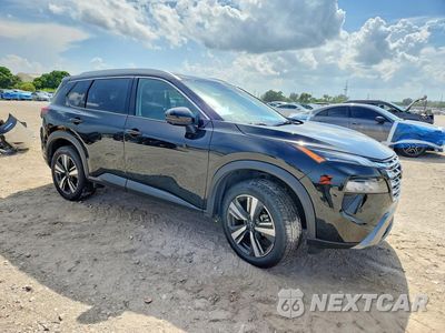 Czwarte zdjęcie samochodu z boku: 2026 NISSAN ROGUE SL VIN:5N1BT3CA3TC736371 - miniatura
