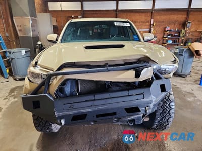 Piąte zdjęcie samochodu w środku: 2016 TOYOTA TACOMA TRD SPORT VIN:5TFDZ5BN2GX011211 - miniatura