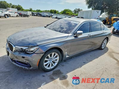 2017 BMW 740 XE WBA7J2C5XHG497556 - główne zdjęcie licytacji z USA - miniatura