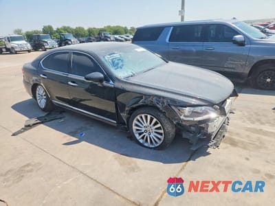 Czwarte zdjęcie samochodu z boku: 2013 LEXUS LS 460 BASE VIN:JTHCL5EF6D5018511 - miniatura