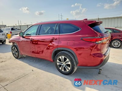 Drugie zdjęcie samochodu z przodu: 2020 TOYOTA HIGHLANDER XLE VIN:5TDGZRAH3LS511927 - miniatura