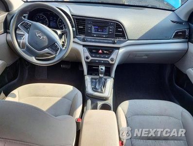 Zdjęcie 8 z 12 samochodu: 2017 HYUNDAI ELANTRA SE VIN:5NPD74LF2HH150923 - miniatura