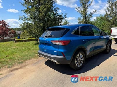 Czwarte zdjęcie samochodu z boku: 2020 FORD ESCAPE SE VIN:1FMCU9G69LUC41483 - miniatura