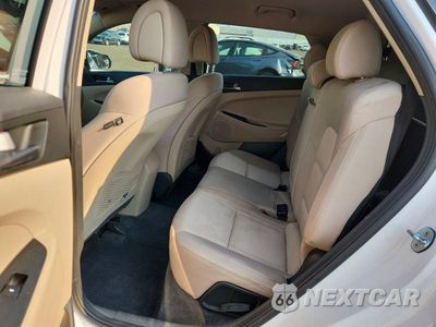 Zdjęcie 11 z 13 samochodu: 2016 HYUNDAI TUCSON SE VIN:KM8J3CA42GU133145 - miniatura