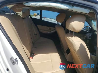 Zdjęcie 10 z 12 samochodu: 2018 BMW 320 I VIN:WBA8E1G51JNU89604 - miniatura
