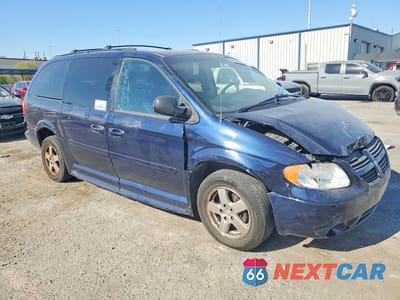 Czwarte zdjęcie samochodu z boku: 2006 DODGE GRAND CARAVAN SXT VIN:2D4GP44L26R678708 - miniatura