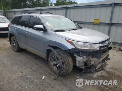 Czwarte zdjęcie samochodu z boku: 2017 TOYOTA HIGHLANDER LE PLUS VIN:5TDBZRFH9HS396924 - miniatura