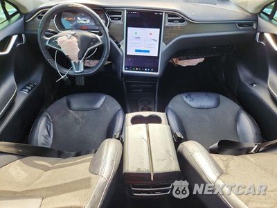 Zdjęcie 8 z 13 samochodu: 2014 TESLA MODEL S VIN:5YJSA1H11EFP46393 - miniatura