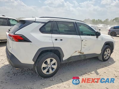 Trzecie zdjęcie samochodu z tyłu: 2020 TOYOTA RAV4 LE VIN:2T3H1RFV8LW068330 - miniatura