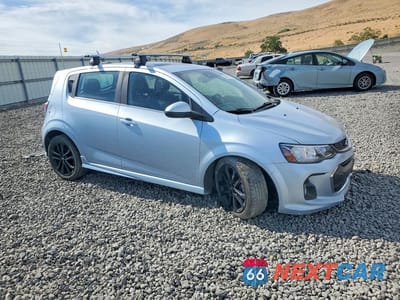 Czwarte zdjęcie samochodu z boku: 2018 CHEVROLET SONIC PREMIER VIN:1G1JF6SB7J4100328 - miniatura