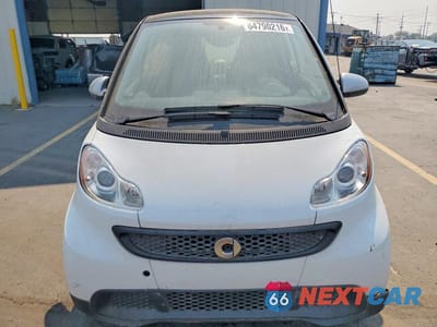 Piąte zdjęcie samochodu w środku: 2015 SMART FORTWO PURE VIN:WMEEJ3BA4FK806822 - miniatura