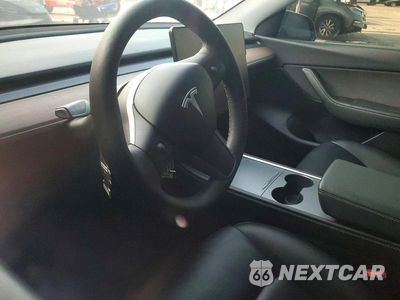 Zdjęcie 9 z 12 samochodu: 2022 TESLA MODEL Y VIN:7SAYGDEE3NF467550 - miniatura