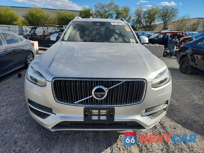 Piąte zdjęcie samochodu w środku: 2019 VOLVO XC90 T6 MOMENTUM VIN:YV4A22PK2K1433329 - miniatura