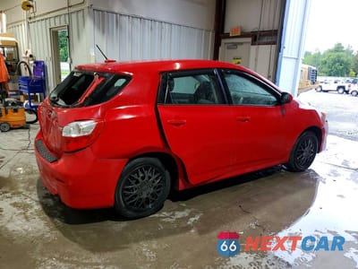 Trzecie zdjęcie samochodu z tyłu: 2010 TOYOTA MATRIX BASE VIN:2T1KU4EE2AC343697 - miniatura