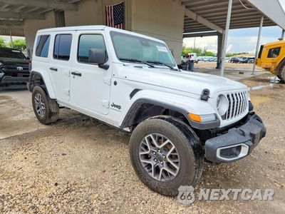 Czwarte zdjęcie samochodu z boku: 2025 JEEP WRANGLER SAHARA VIN:1C4PJXEN1SW534455 - miniatura
