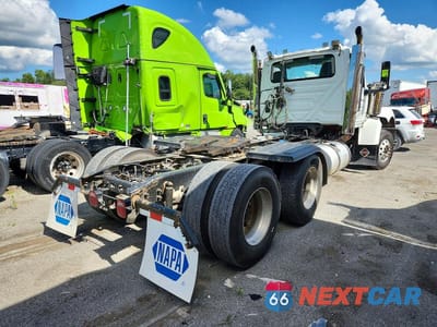 Trzecie zdjęcie samochodu z tyłu: 2022 INTERNATIONAL HX520 SEMI TRUCK VIN:3HSPAAPR1NN683662 - miniatura