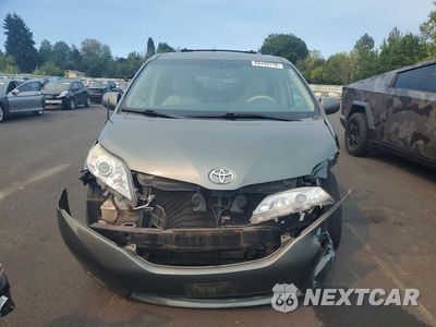 Piąte zdjęcie samochodu w środku: 2013 TOYOTA SIENNA XLE 8-PASSENGER VIN:5TDYK3DC7DS387538 - miniatura