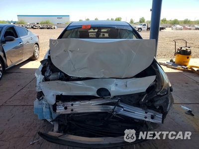 Piąte zdjęcie samochodu w środku: 2016 TOYOTA PRIUS FOUR VIN:JTDKARFU3G3017419 - miniatura